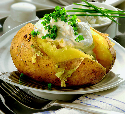 Grilled Potatoes with Garlic Dip